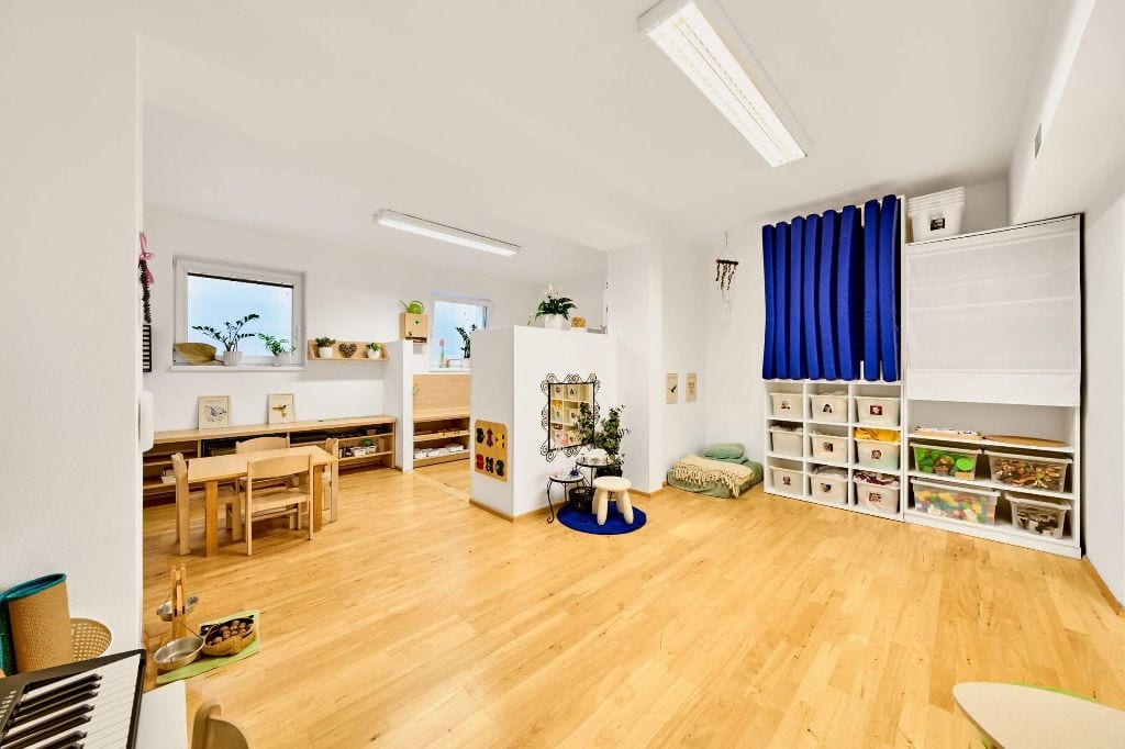 Odpočinková a jídelní část pro děti v Montessori dětské skupině Dobromysl
